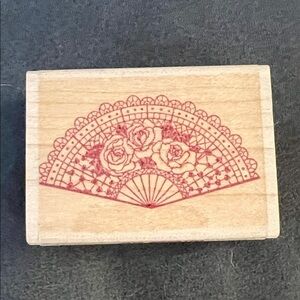 Elegant Wooden Fan Design Accessory